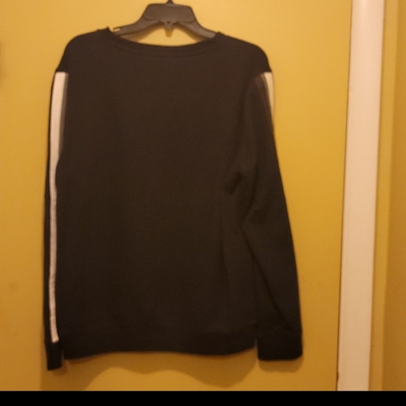 4 Pink Tops - Picture 14 of 15